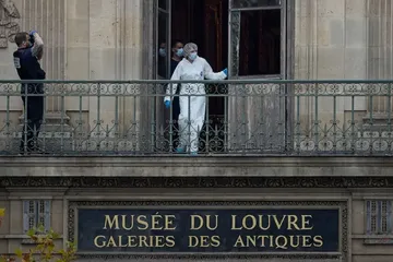 Museo del Louvre en París, donde se perpetró el robo de joyas históricas de la corona francesa.
