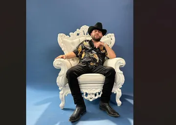 Los corridos bélicos que Conriquez suele cantar por lo general la violencia es la protagonista de la historia. Foto: Facebook