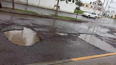 Denuncian baches en Tizayuca