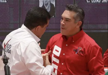 Alejandro Moreno respalda a Omar Fayad en la conducción rumbo al 2022