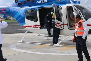 Helicóptero traslada a paciente quemado desde Mixquiahuala al CENIAQ.