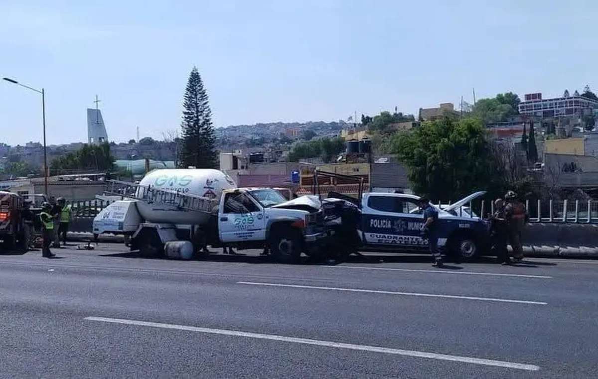 Autopista México-Pachuca: fuerte accidente entre pipa de gas y patrulla deja heridos | VIDEO