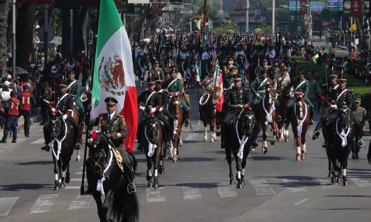 Calles llenas, banderas ondeando y un desfile histórico: así se vivió el 16 de septiembre en el Centro Histórico