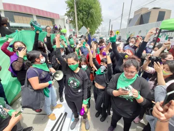 En El Salvador condenan a mujer a 30 años de prisión por un aborto