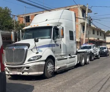 Asaltan a trailero de Hidalgo y lo abandonan en  Zacatelco; Tlaxcala