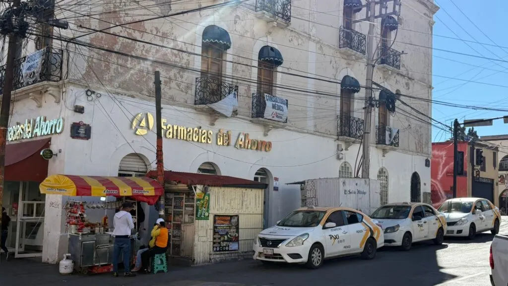 Pachuca inicia reubicación de comerciantes en La Asunción y regula parquímetros