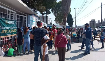 Agotadas vacunas covid para niños en Pachuca; padres manifiestan enojo