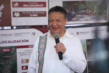 Julio Menchaca entrega apoyos al campo y refuerza combate al gusano barrenador en Atlapexco