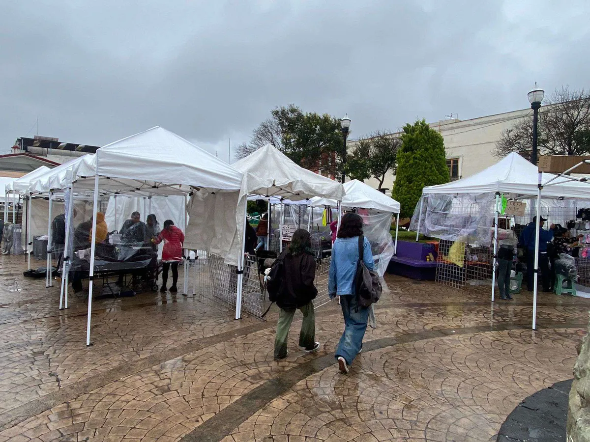 Pachuca: comerciantes ambulantes protestan por su retiro del centro