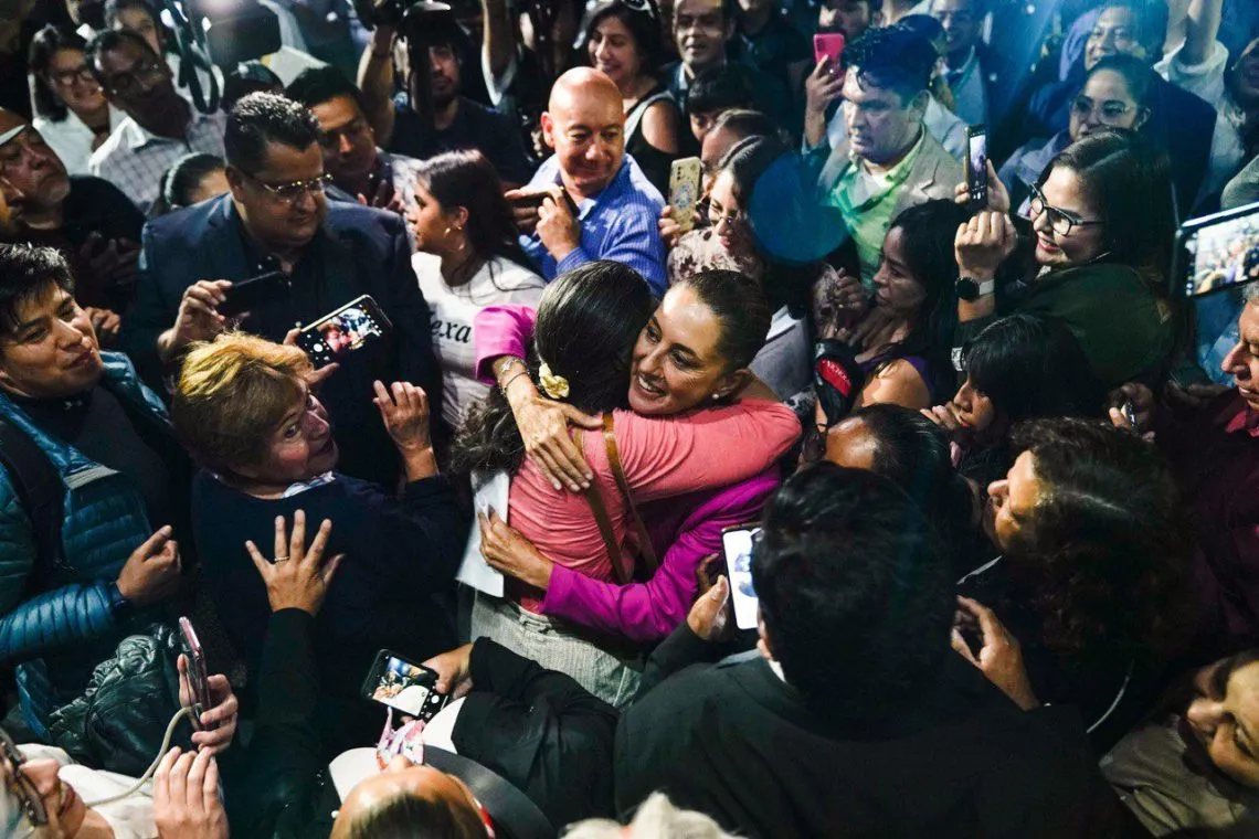 Claudia Sheinbaum se reúne con más de 200 académicos y científicos y científicas del país