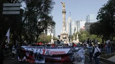 La marcha del Día del Trabajo reúne a sindicatos y colectivos que exigen mejoras laborales, aumento salarial y justicia social en CDMX.