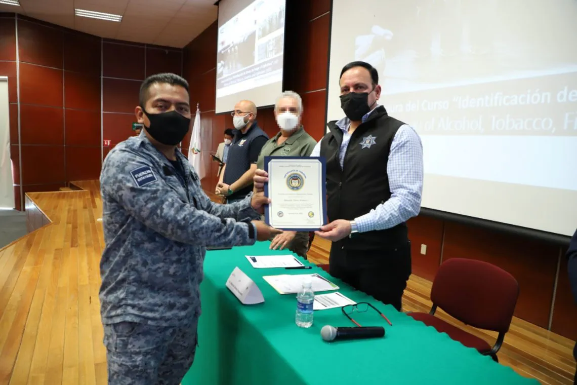 Capacitan a policías de SSPH en identificación de armas y explosivos