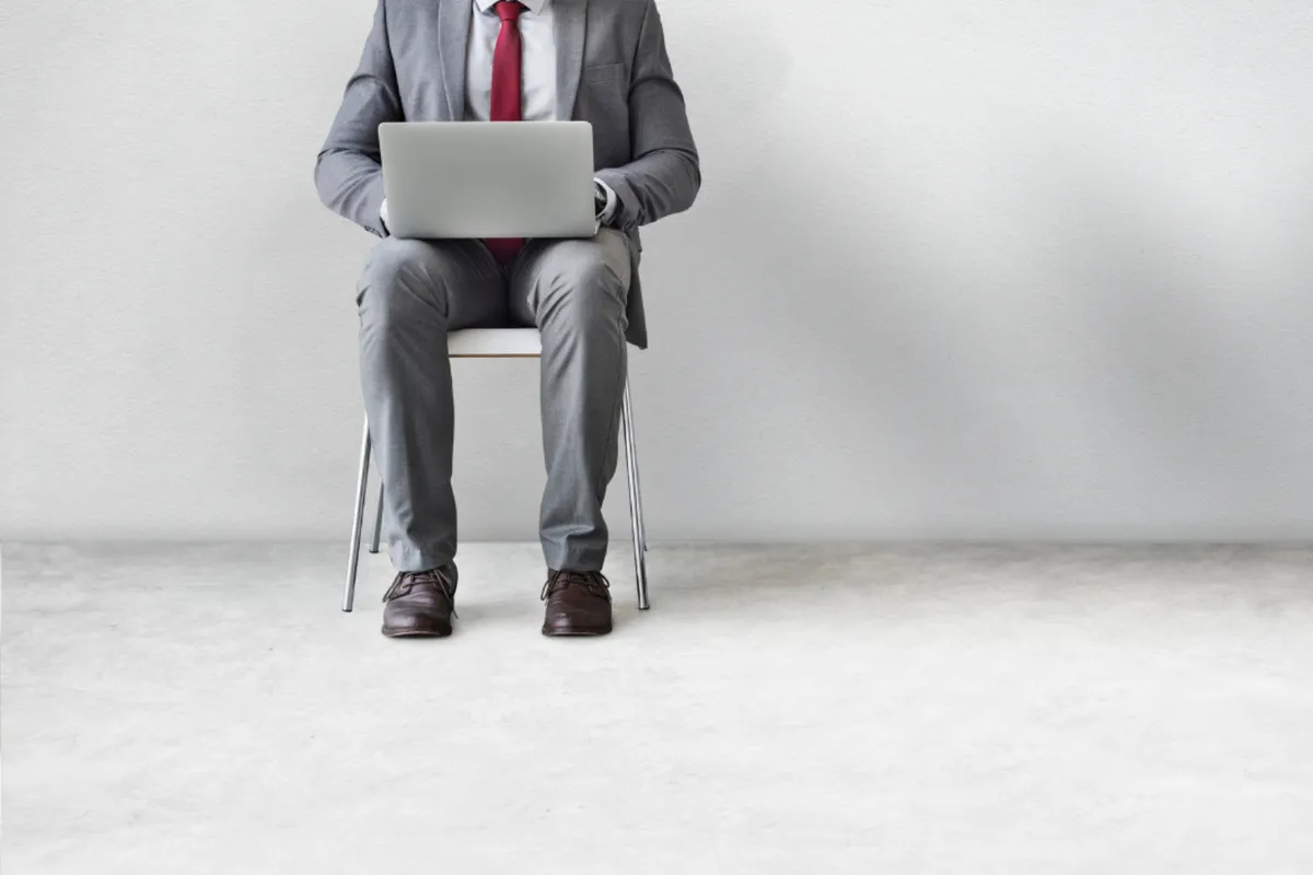 ¿Adiós a largas horas de pie? Proponen ley silla en Hidalgo para proteger a trabajadores