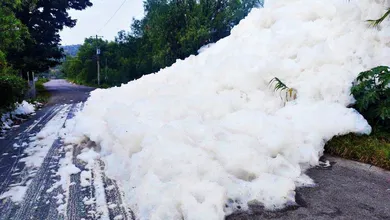 Espuma en carretera de Alfajayucan