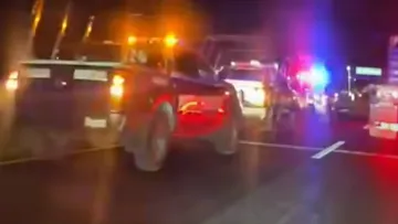 Autoridades resguardan la zona de un atropellamiento en El Arenal.