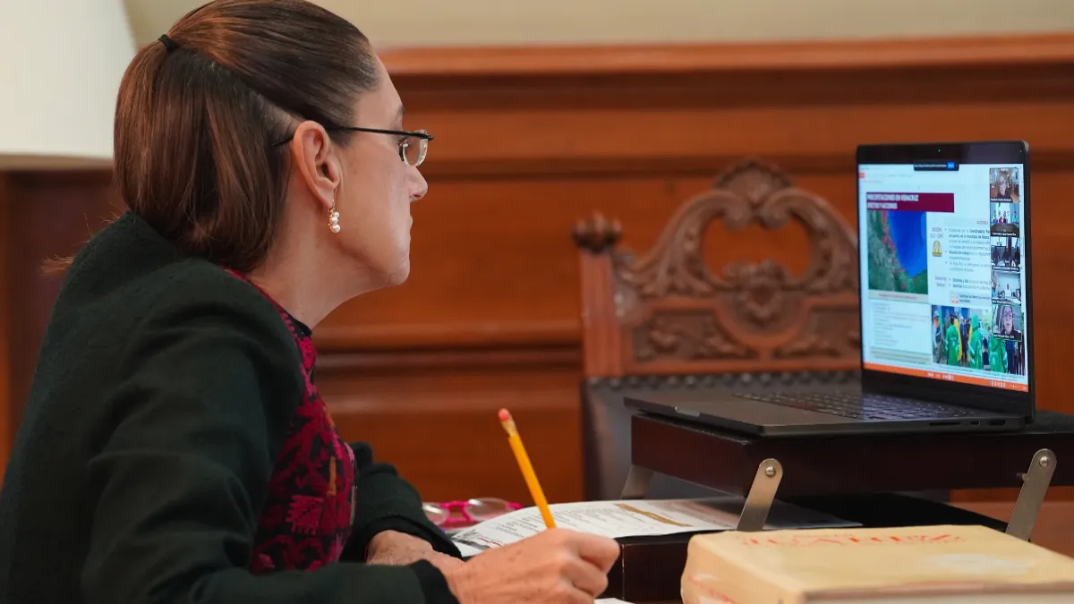 Claudia Sheinbaum lideró una reunión con gobernadores de seis estados y dependencias federales para atender la emergencia provocada por Priscila.