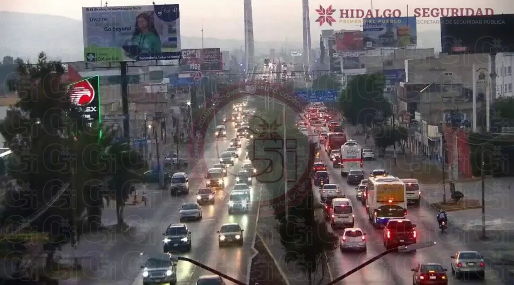 Tráfico intenso en Pachuca este lunes: zonas con mayor congestión