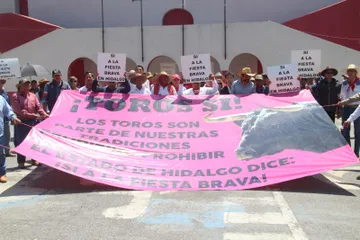 Protesta llega al Congreso; sector taurino exige consulta y acusa falta de análisis