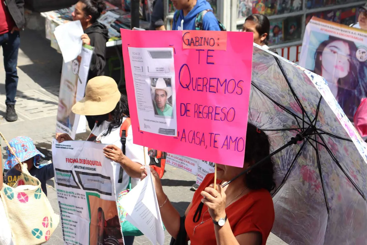 Familiares exigen identificar 672 cuerpos que hay en la Semefo en Hidalgo