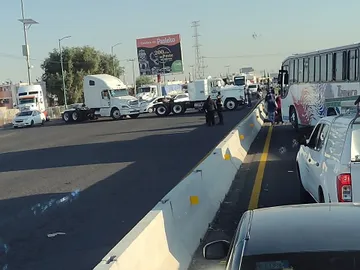 Bloqueo en la México-Pachuca provoca afectaciones en ambos sentidos