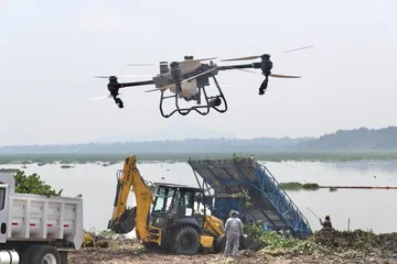 Habitantes sufren plaga de mosquitos por contaminación en presa Endhó