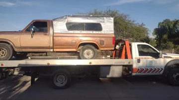 Aseguran dos camionetas con huachicol en Alfajayucan