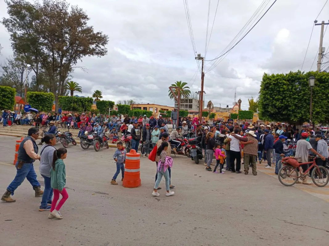 Francisco I. Madero: pobladores obligan a suspender obra hídrica