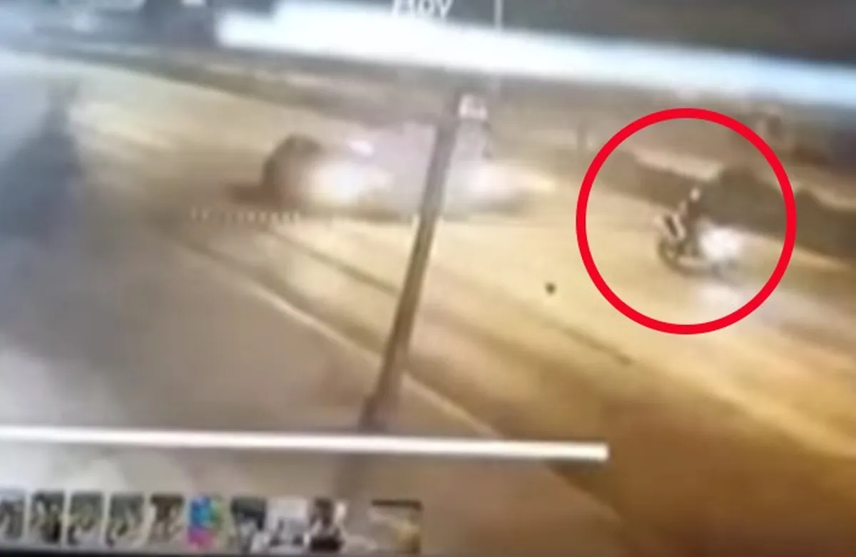 Revelan VIDEO del brutal accidente en la Pachuca-Sahagún que dejó a un motociclista sin vida
