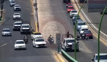 VIDEO. Policía estatal escolta a mujer embarazada hasta el hospital en Pachuca