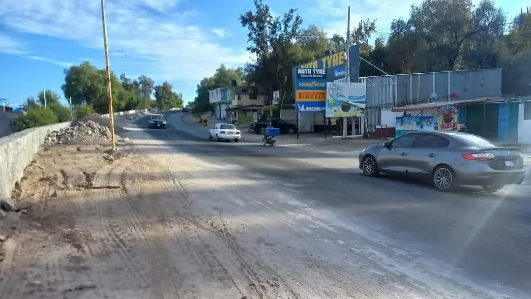 Se manifiestan contra carretera en Tula