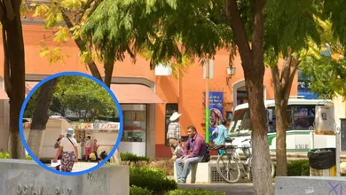 Ciudadanos capacitados en Tulancingo orientan a turistas sobre historia y gastronomía.