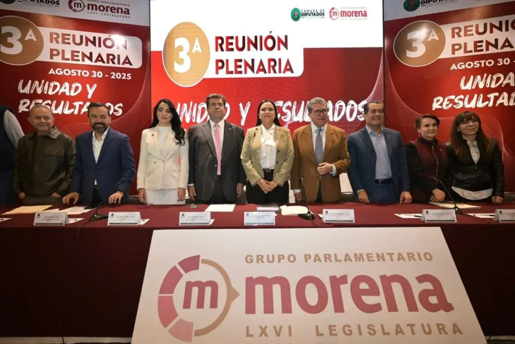 Diputados hidalguenses acuden a plenaria de Morena