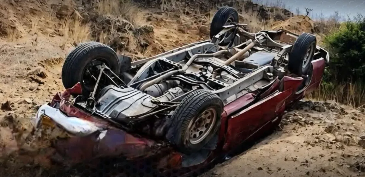 Pareja de adultos mayores cae a barranco en la carretera Alfajayucan-Chilcuautla