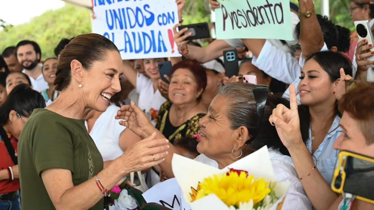 Claudia Sheinbaum durante su gira de rendición de cuentas en Cancún