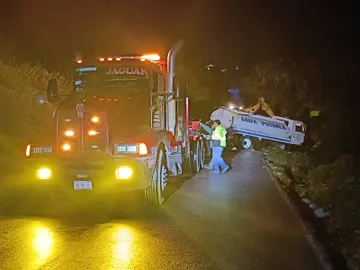 Cierran la carretera Tezontepec-Achichilco por socavón