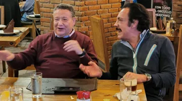 Fayad y Menchaca se reúnen para acordar una transición pacífica