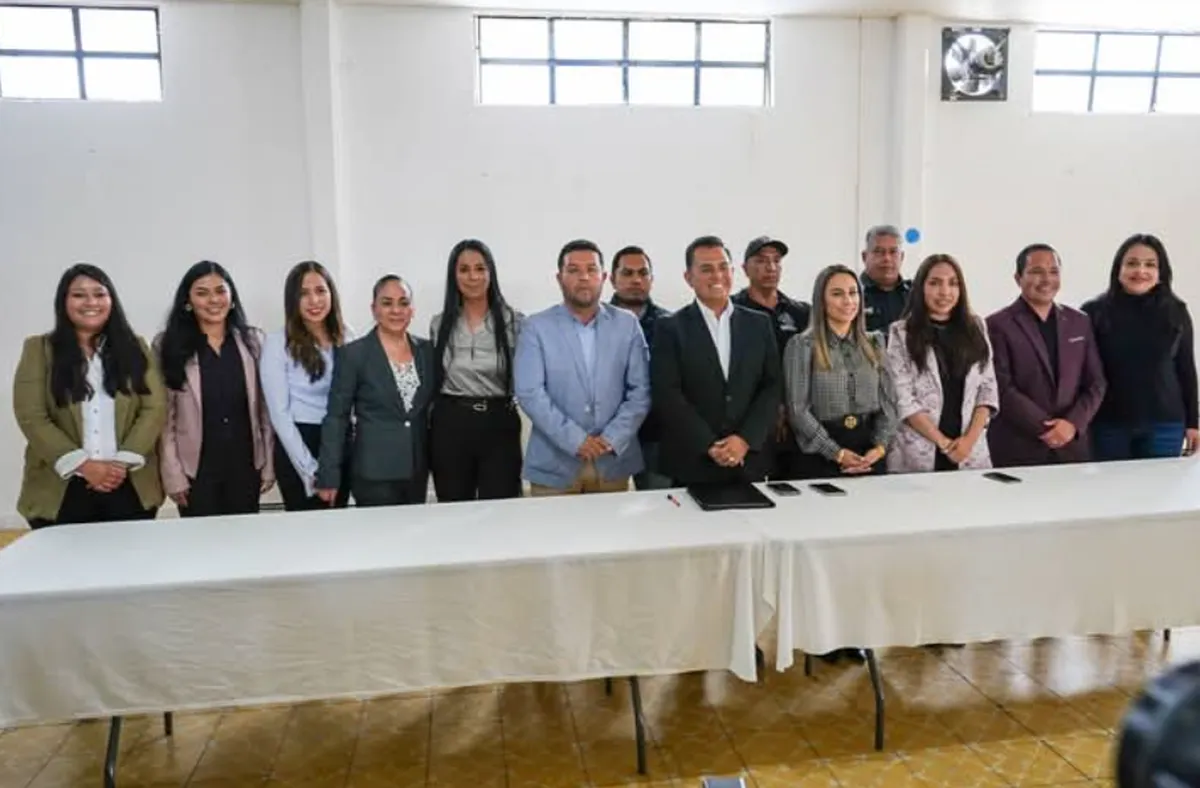 A un mes de tomar protesta, Araus presenta su gabinete; recicla colaboradores del congreso