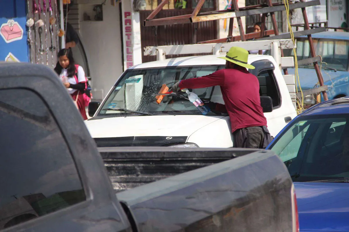 Jorge Reyes planea dar trabajo a comerciantes informales y limpiaparabrisas