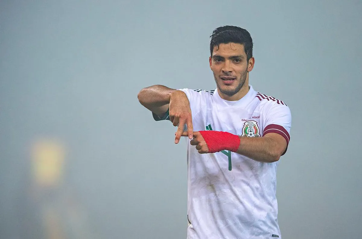 México se impone 2-0 a Japón