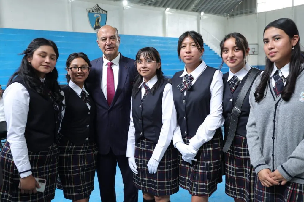 Hidalgo destina 121 mil millones de pesos a educación durante cuatro años