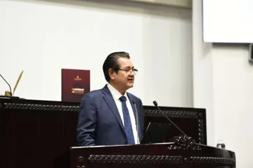 Guillermo Olivares comparece ante la LXVI Legislatura