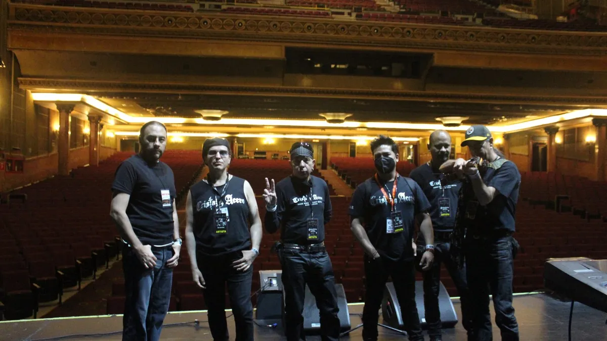 Cristal y Acero vive el hoy haciendo rock