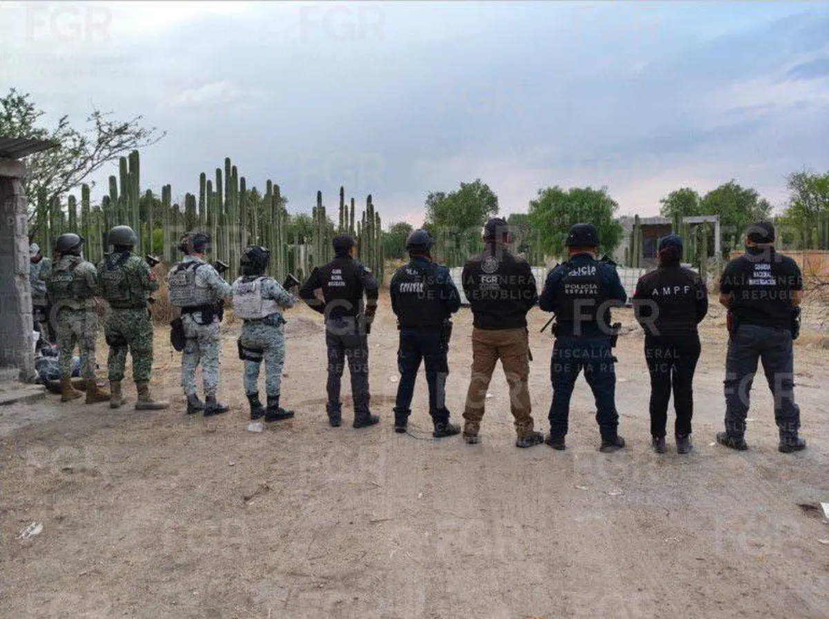 Elementos de la FGR decmisan hidrocarburo en Tepetitlán