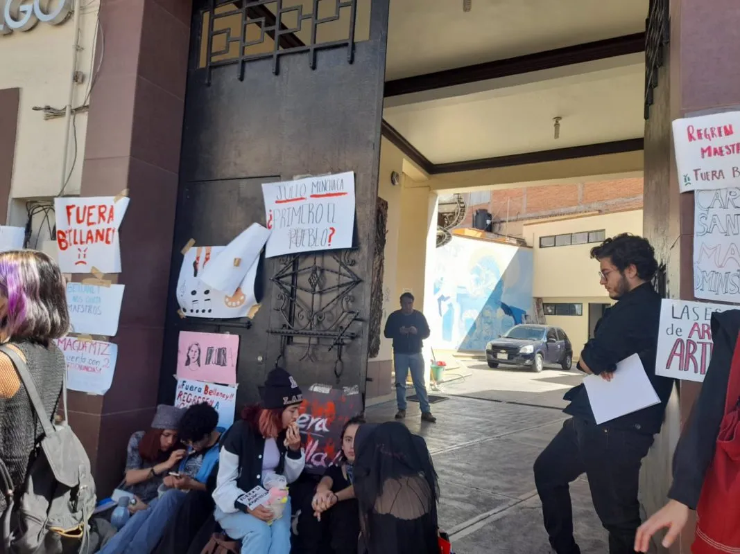 Anuncian acuerdos ante manifestaciones de alumnos de la EMEH