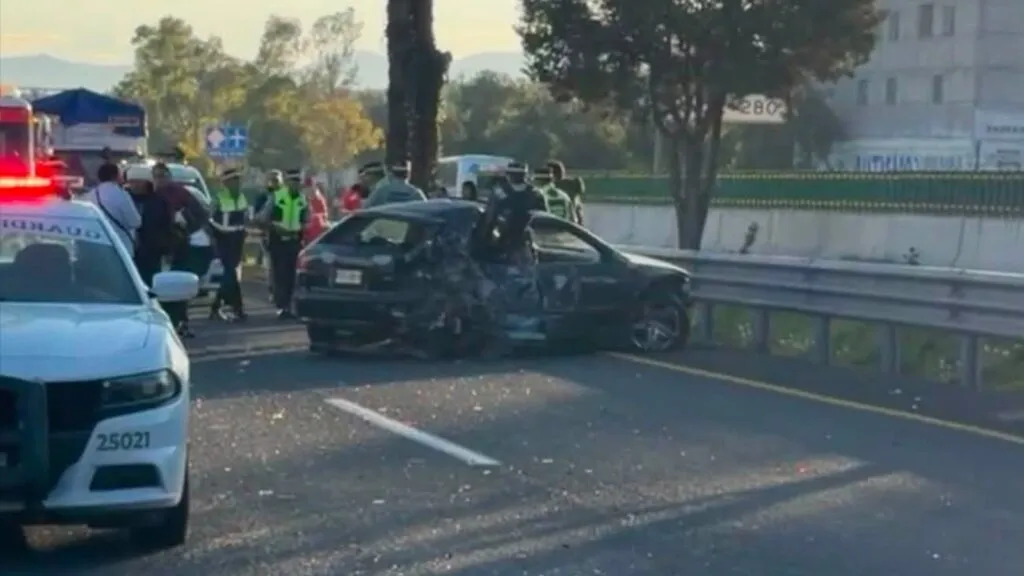 Carambola con autobús ODT provoca cierre total en la México-Pachuca
