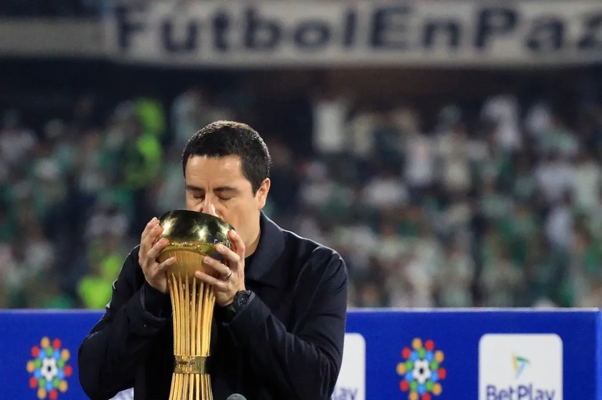 Del repudio a la gloria en Colombia; Efraín Juárez, doblete con Nacional