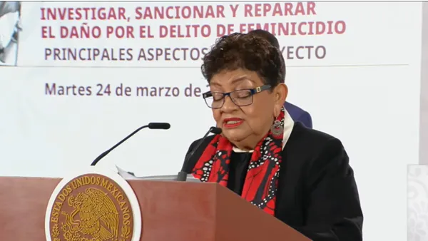 La FGR presenta iniciativa para sancionar feminicidio con penas de hasta 70 años de cárcel, incluyendo agravantes, nuevas reglas de investigación y protección a víctimas.