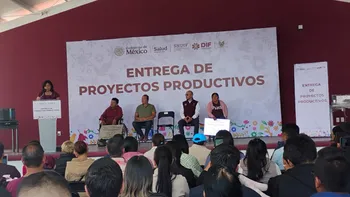 Cocina, costura, panadería y más: el DIF Hidalgo entregó proyectos productivos para impulsar el autoempleo de familias.