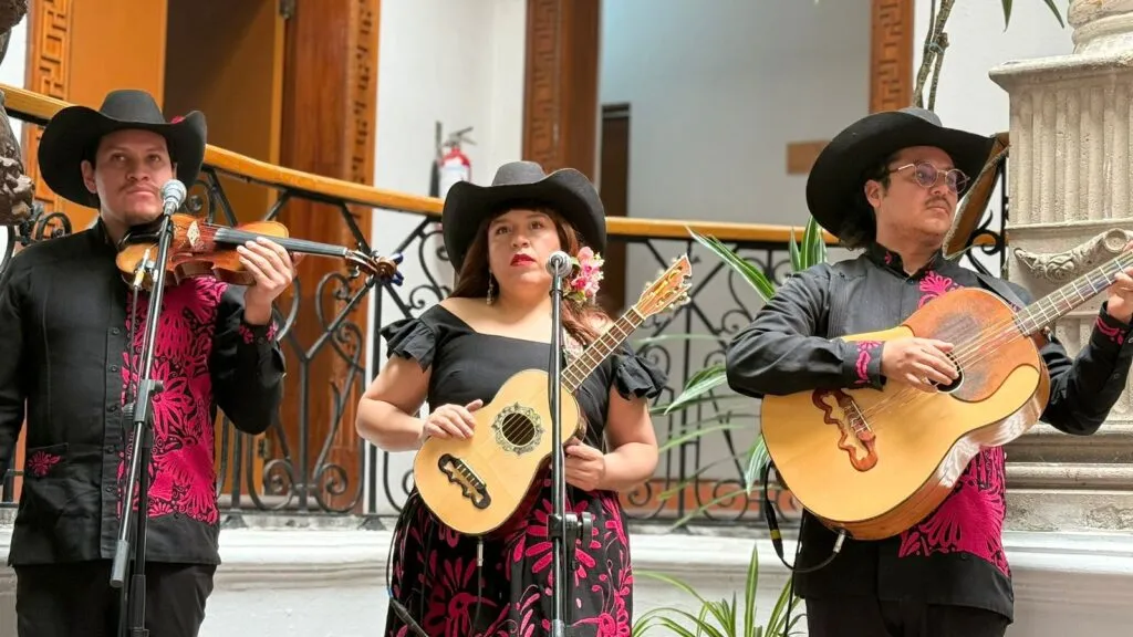 Los Tlacuilos fortalecen la tradición de la música huasteca hidalguense