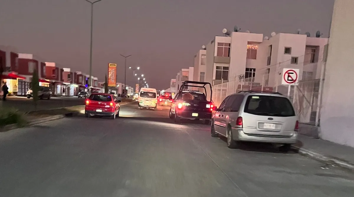 Trifulca entre motociclistas desata balacera en tianguis nocturno de Tizayuca
